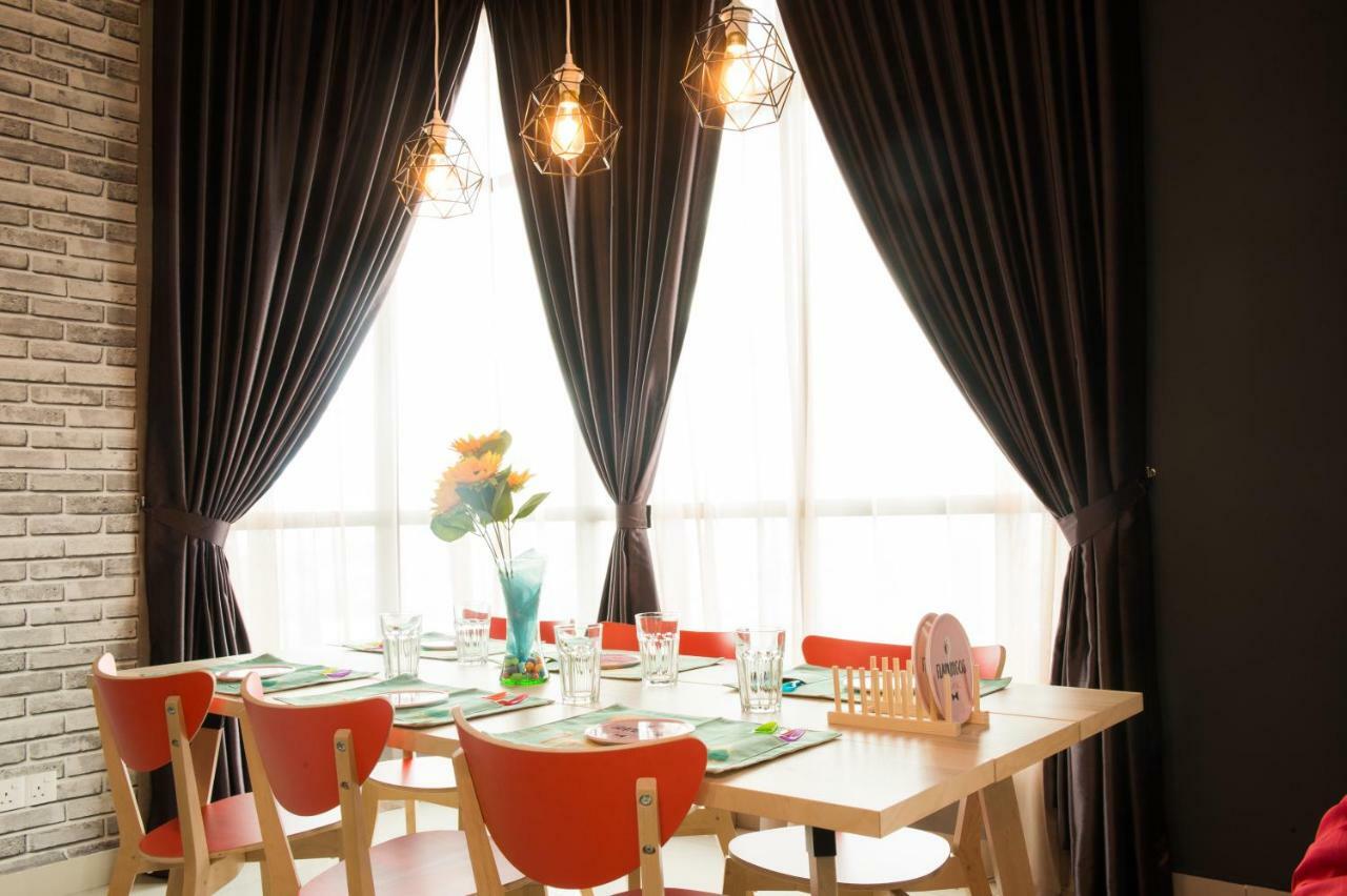 Austin 18 Ikea - Aeon Apartment Johor Bahru Bagian luar foto